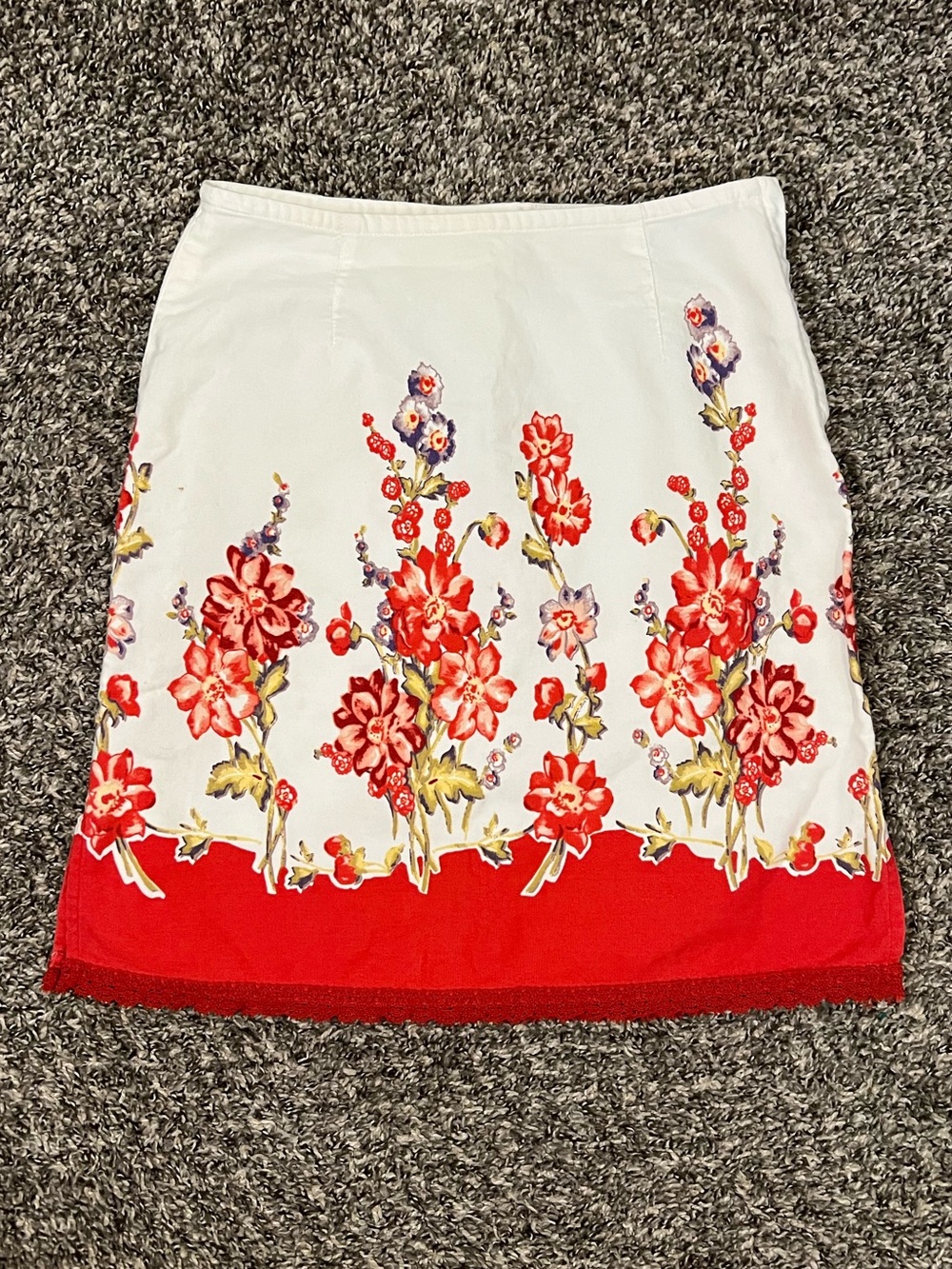 Y2K Liz Claiborne red floral cotton knee-length skirt 2000’s office feminine
